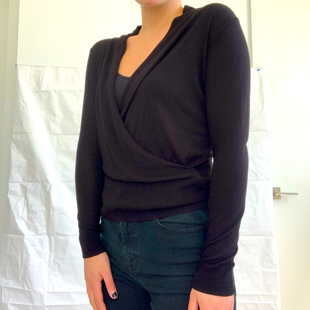 Black H&M VNeck Long Sleeve Top
